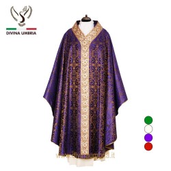 Chasuble crafted in Italy with damask silk