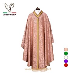 Pink chasuble made of silk blend damask fabric