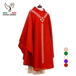 Embroidered red chasuble out of wool