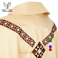 Embroidered white chasuble made of shantung