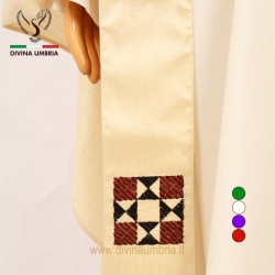Embroidered white stole made of shantung