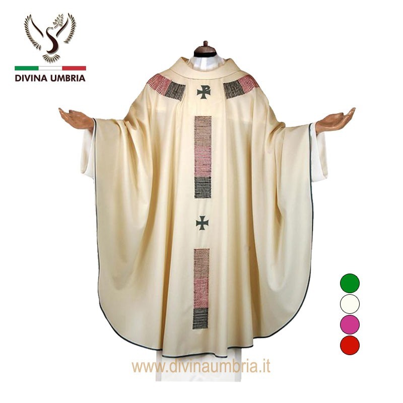 White chasuble dedicated to Pope Marcellus II