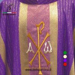 Dalmatica viola in lana con ricamo in filo d'oro